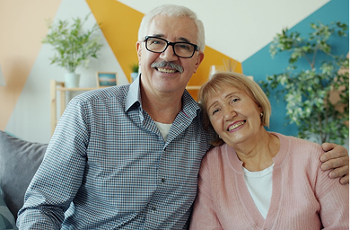 Couple senior heureux 98